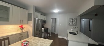 Charming 2-bedroom apartment in terrific Burlington with WiFi and free parking