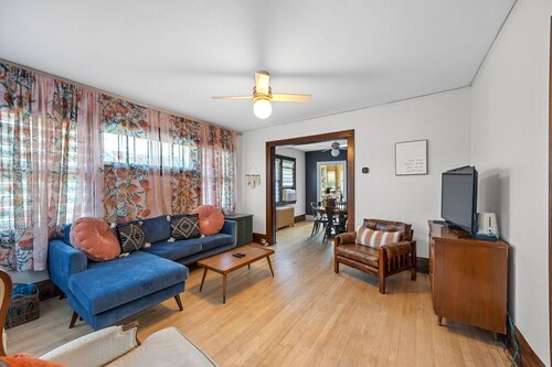 House on the Hill | Dog-Friendly