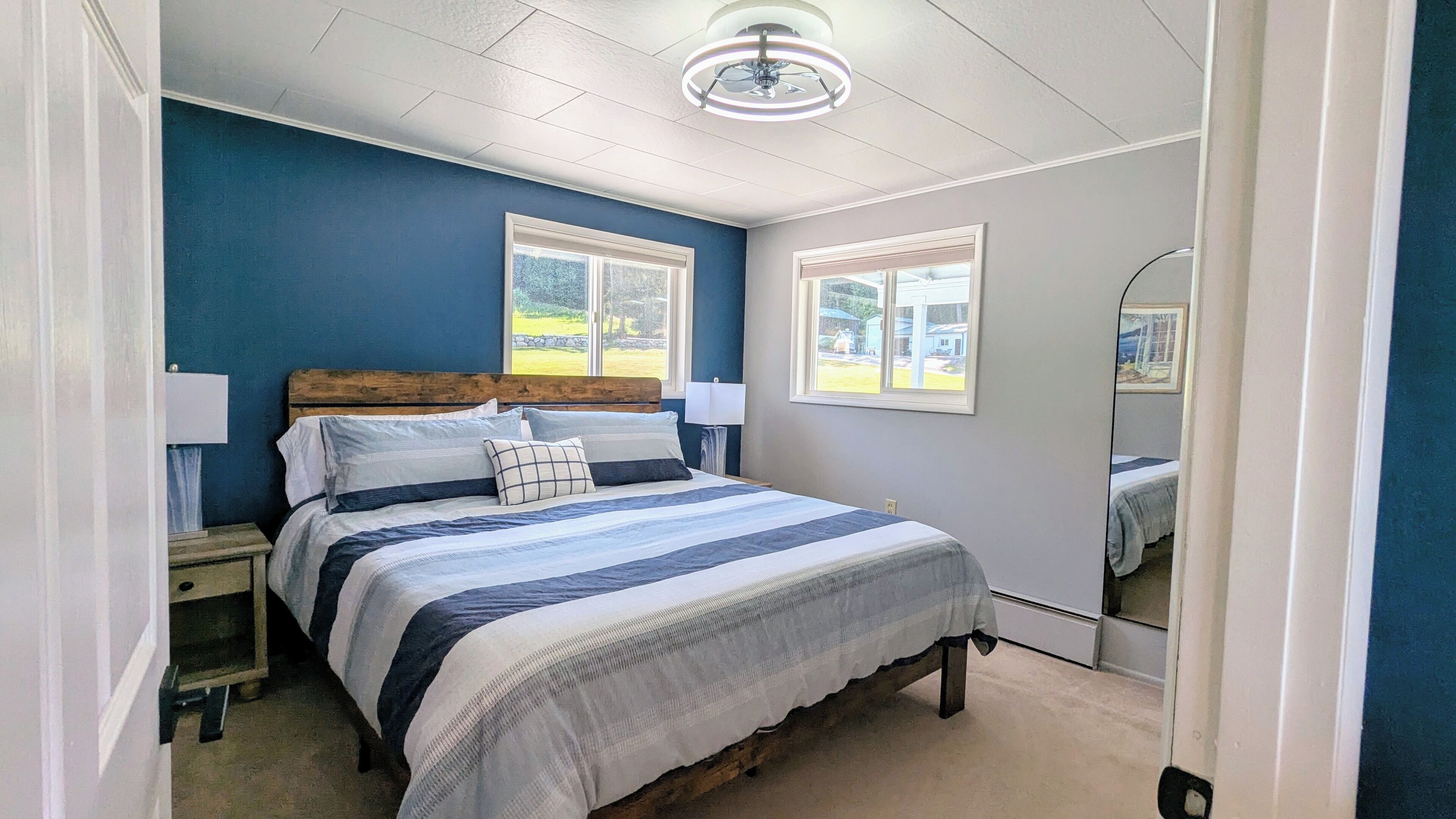 2 habitaciones, tabla de planchar con plancha y cuna de viaje 