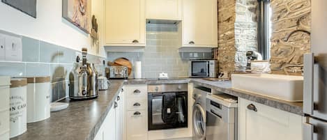 Dishwasher, cookware/dishes/utensils