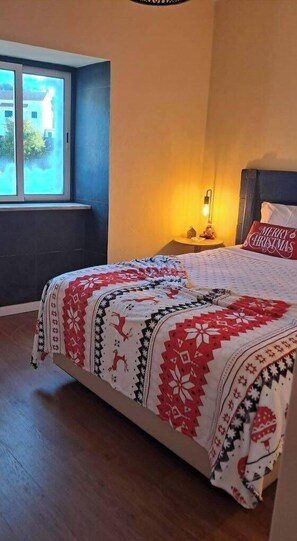 1 bedroom, iron/ironing board, internet, bed sheets