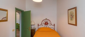 Cosy apartment for 7 people with WIFI, TV and parking
