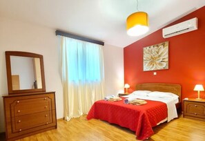 3 bedrooms, travel cot, free WiFi