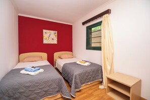 3 slaapkamers, reisbedje, gratis wifi