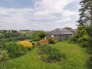 Property grounds - Townhead of Auchenbainzie (Thornhill)