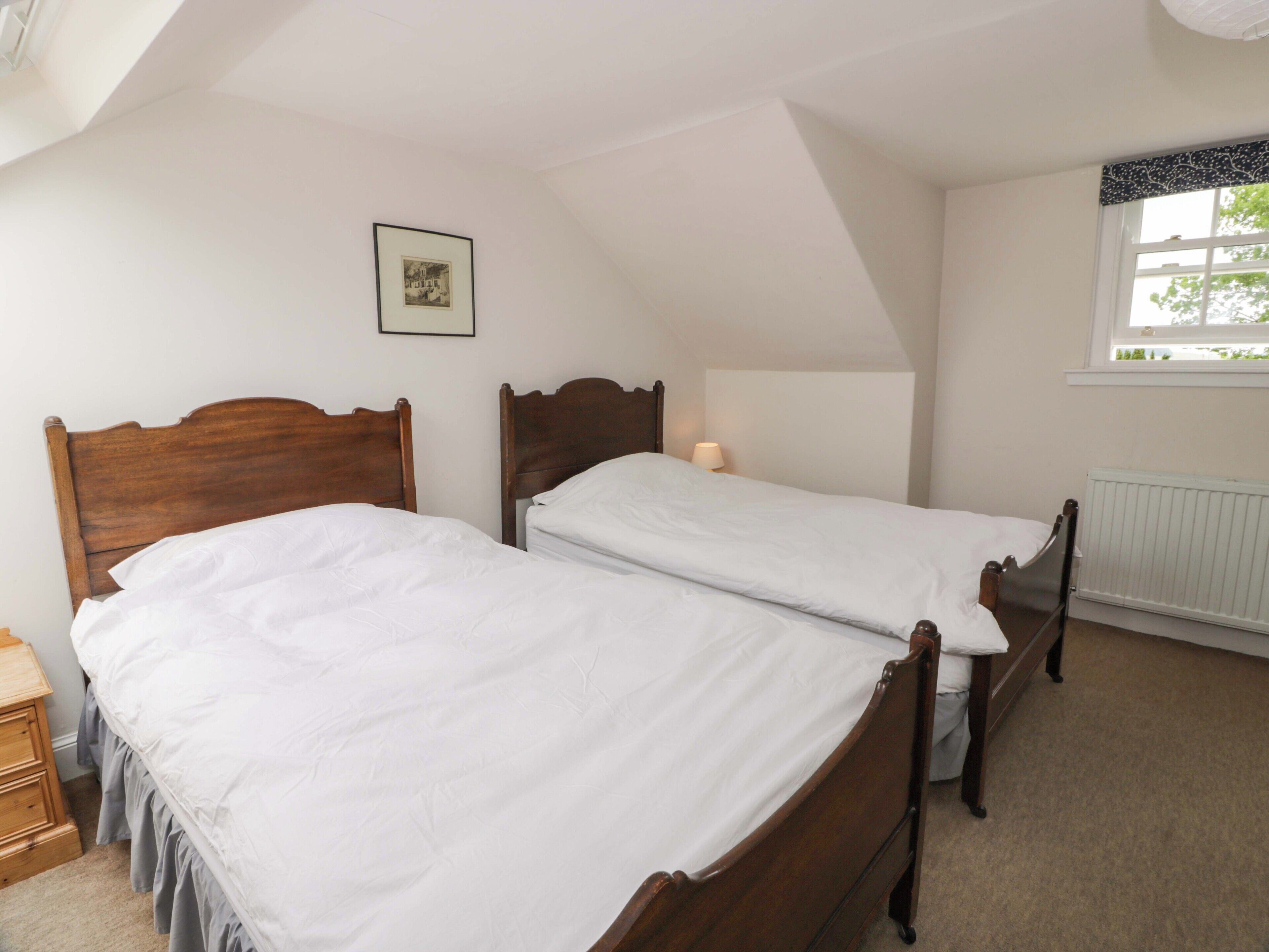 4 bedrooms, individually decorated, individually furnished, free WiFi