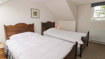 4 bedrooms, individually decorated, individually furnished, free WiFi