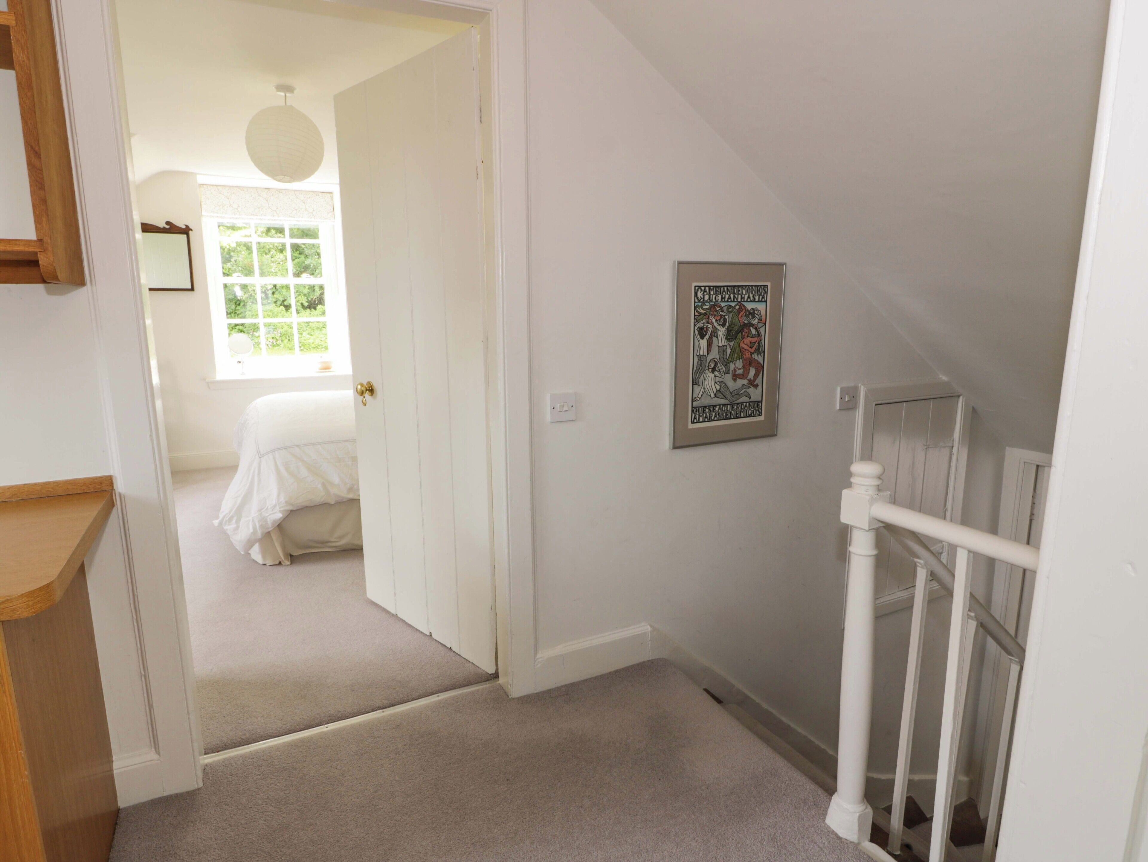 4 عدّة غرف نوم وبديكورات فريدة لكل غرفة وطراز فريد لكل وحدة