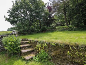 Property grounds - Townhead of Auchenbainzie (Thornhill)