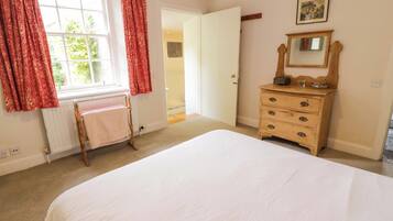 4 bedrooms, individually decorated, individually furnished, free WiFi