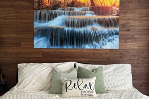 6 室のベッドルーム、デスク、アイロン / アイロン台、旅行用ベビーベッド