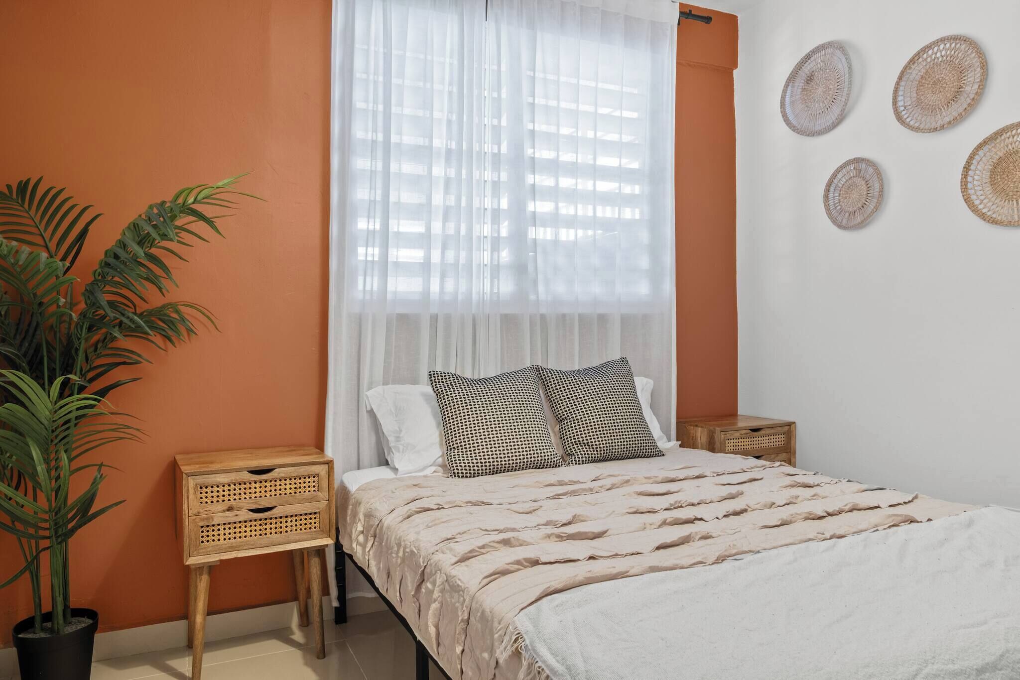 1 chambre, fer et planche à repasser, draps fournis