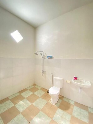 Family Room, Terrace, Garden View | Bathroom