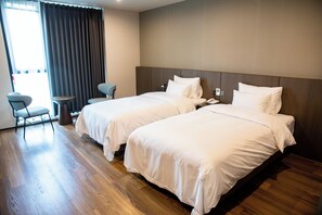 Deluxe Twin Room, City View | In-room safe, desk, blackout curtains, soundproofing