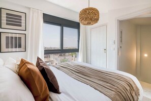 2 bedrooms, desk, iron/ironing board, free WiFi