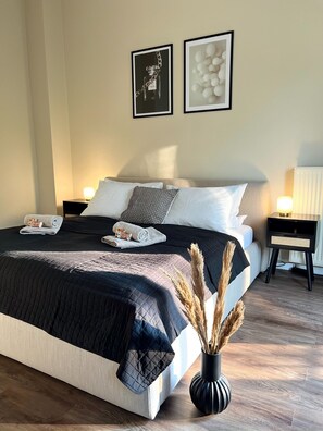 3 室のベッドルーム、アイロン / アイロン台、WiFi (無料)、ベッドシーツ