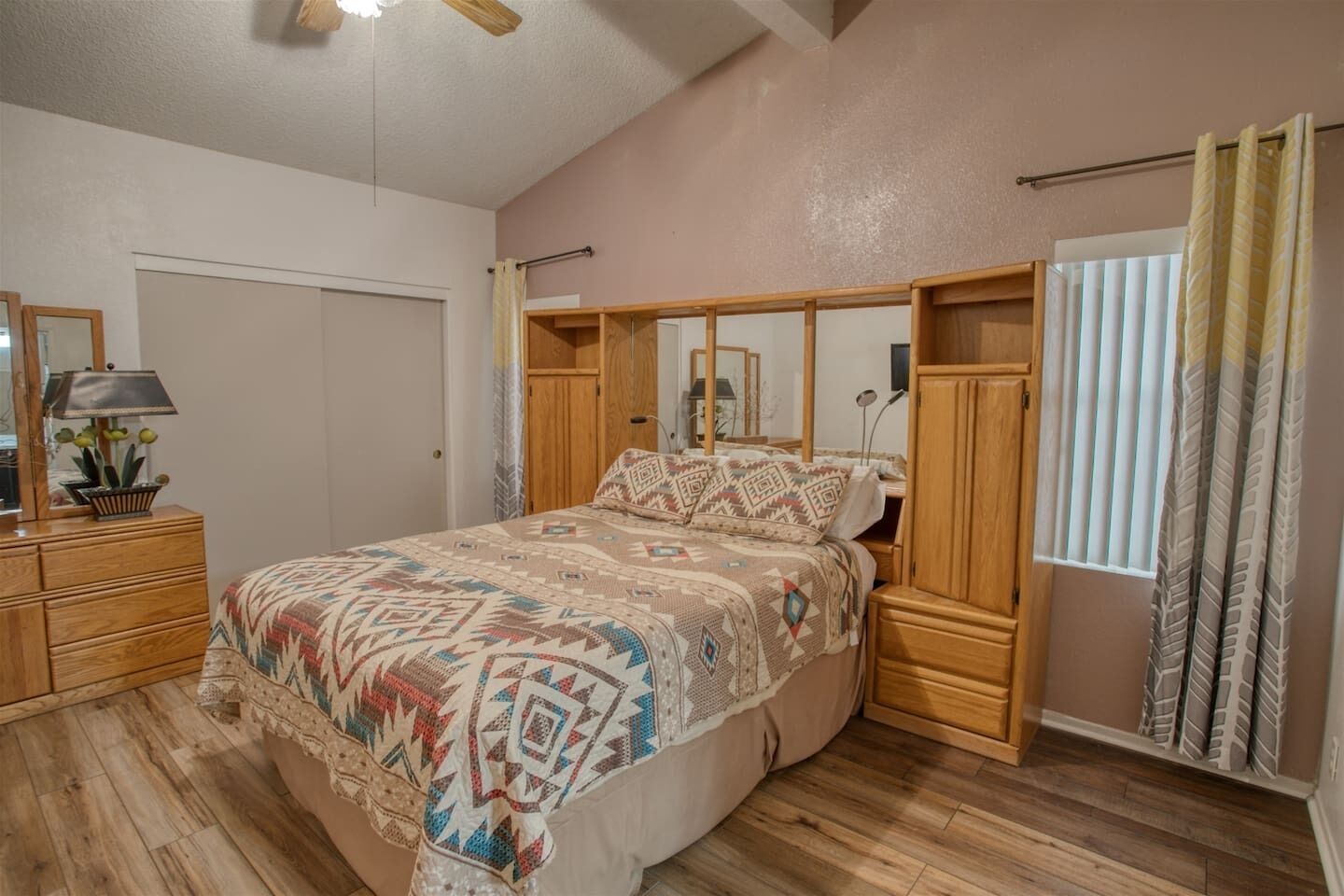 Iron/ironing board, bed sheets