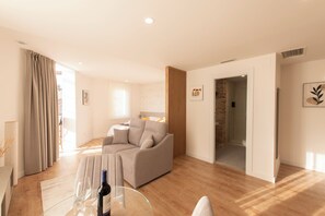 Comfort Apartment, City View | Living area