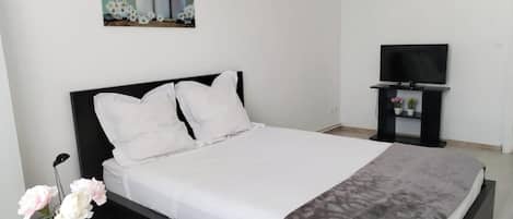 1 bedroom, iron/ironing board