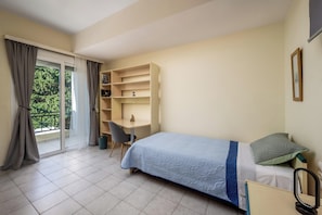 3 habitaciones, insonorización y tabla de planchar con plancha 