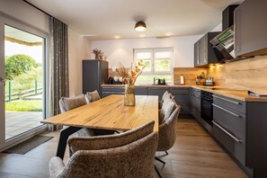 Kühlschrank, Ofen, Herdplatte, Geschirrspüler