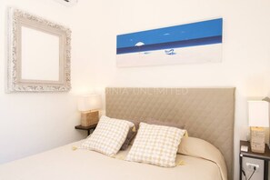 3 bedrooms, travel crib