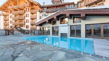 Kolam renang outdoor