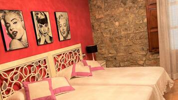 3 slaapkamers, een strijkplank/strijkijzer, beddengoed