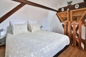 1 chambre, fer et planche à repasser, lit parapluie, Wi-Fi