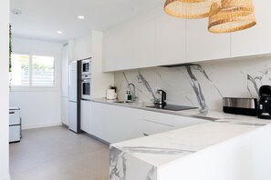 Fridge, microwave, oven, stovetop