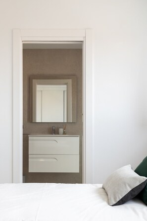 3 bedrooms, desk, free WiFi, bed sheets