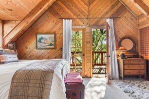 3 bedrooms, desk, free WiFi, bed sheets