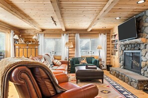 Smart TV, fireplace, offices