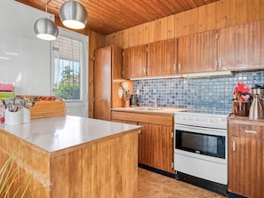 Fridge, microwave, oven, cookware/dishes/utensils