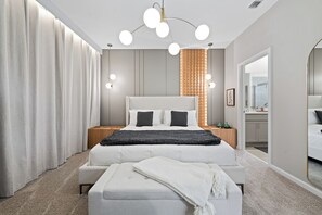 6 bedrooms, desk, iron/ironing board, free WiFi