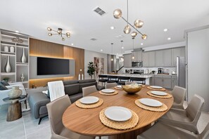 Dining - Perfect for children! With Epic Themed Bedrooms (Kissimmee)