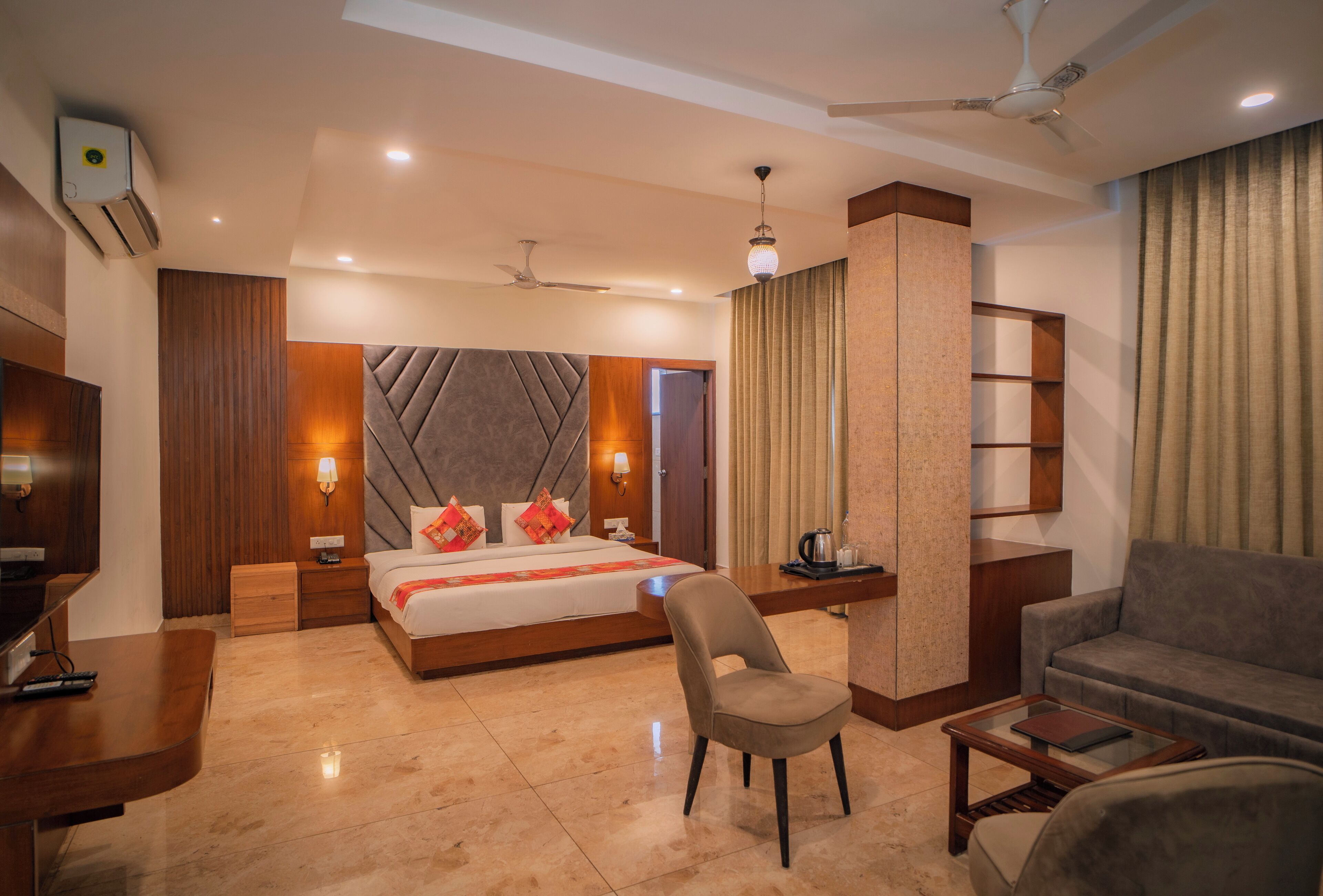 Family Studio Suite, City View | Soundproofing, iron/ironing board, free WiFi, bed sheets