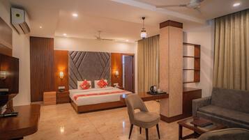 Family Studio Suite, City View | Soundproofing, iron/ironing board, free WiFi, bed sheets