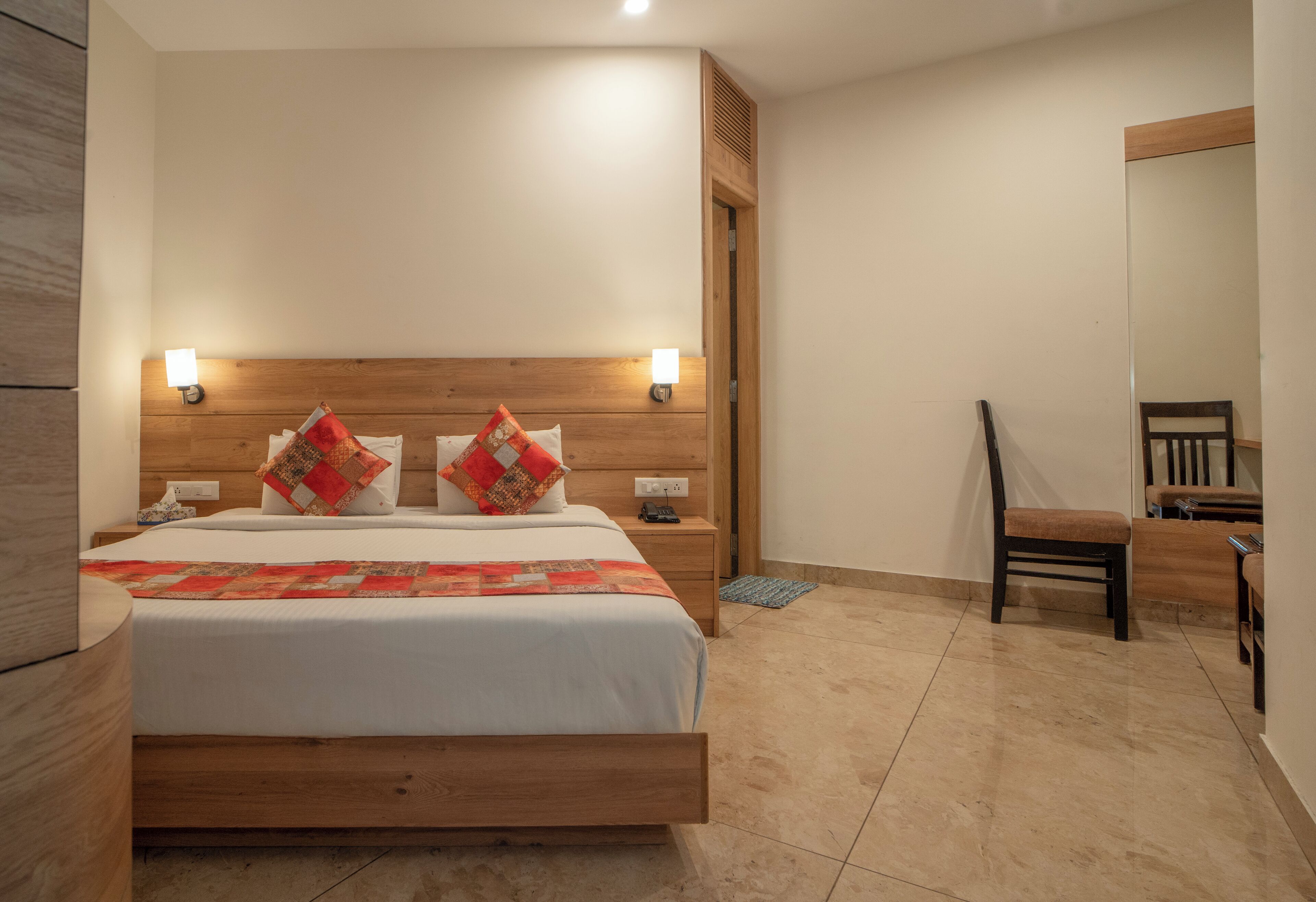 Habitación doble | Sistema de insonorización, tabla de planchar con plancha, wifi gratis