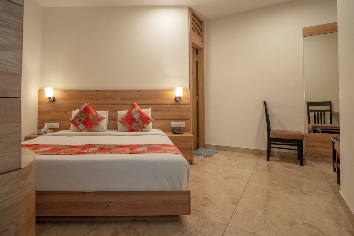 Habitación doble | Sistema de insonorización, tabla de planchar con plancha, wifi gratis