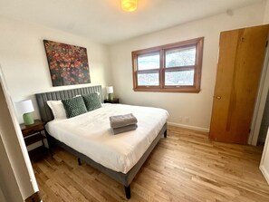 4 slaapkamers, een strijkplank/strijkijzer, wifi, beddengoed