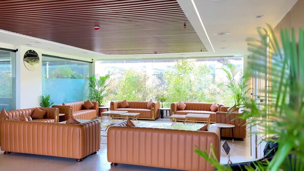 Área de estar no saguão