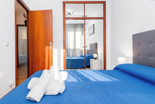 3 bedrooms, iron/ironing board, WiFi, bed sheets