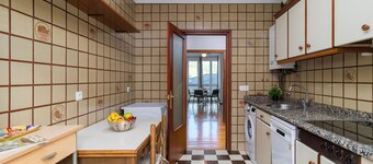 Apt 3H : Spacious and Cozy : Ideal for Families