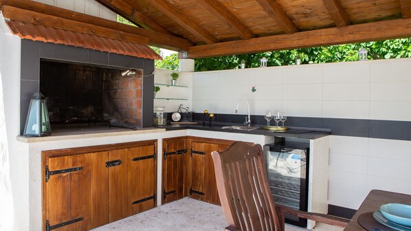 Kühlschrank, Mikrowelle, Ofen, Geschirrspüler