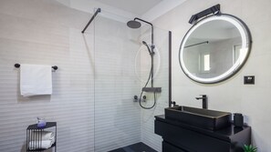Shower, hair dryer, towels - Villa Filomena - Omiš by Villas Guide (Blato na Cetini)