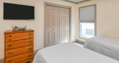 Beachfront Home! Incredible Views, Private Pool, Direct Beach Access, Elevator, $300 in Free Tickets