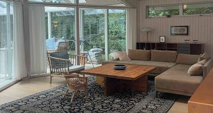 Large holiday home close to nature