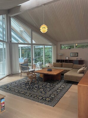 TV, fireplace, DVD player, stereo - Large holiday home close to nature (Tikøb)