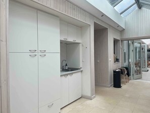 Refrigerador, horno, parrilla de estufa y lavavajillas 